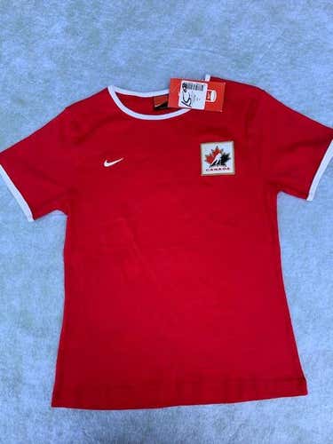 Team Canada Red New Adult Women Medium Nike Short Sleeve Shirt