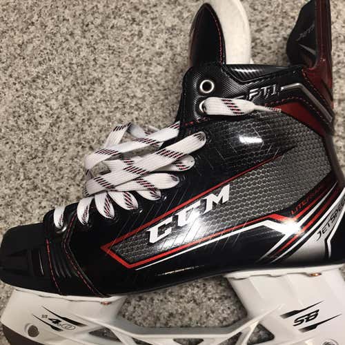 New CCM JetSpeed FT1 Regular Width 7.5 D Hockey Skates