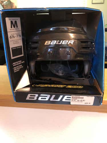 New Medium Bauer Re-Akt 200 Helmet