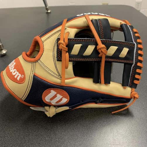 New Infield A2000 11.5" Baseball Glove