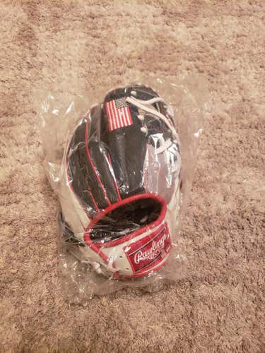 New Rawlings Right Hand Throw Heart of the Hide Baseball Glove 11.5"