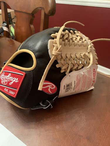 Black New Rawlings Right Hand Throw Infield Heart of the Hide Baseball Glove 11.75"