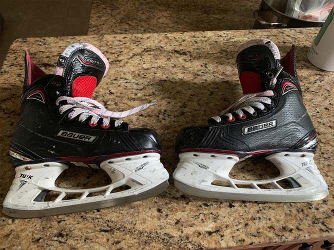 Used Bauer Vapor X700 Regular Width Size 3 Hockey Skates