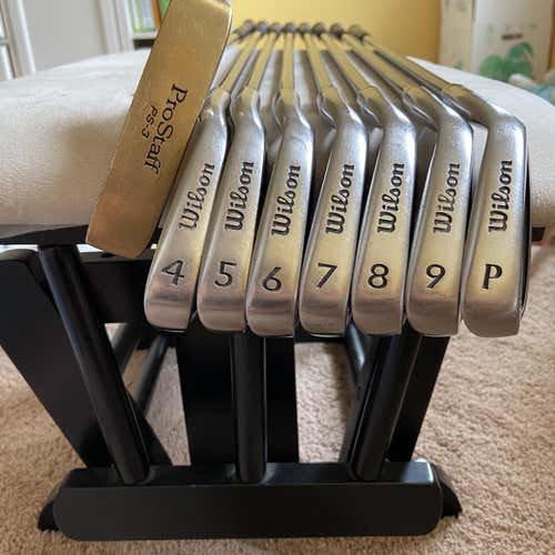 Used Right Handed Regular Flex Graphite/Steel Shaft Iron Set