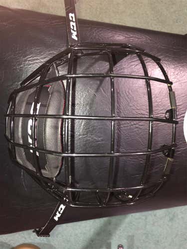 Size Small CCM FM580 Black Cage