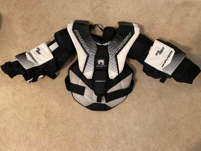 Used XL Bauer Prodigy Goalie Chest Protector
