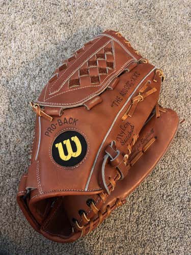 Brown New Outfield A2000 13.5" Softball Glove