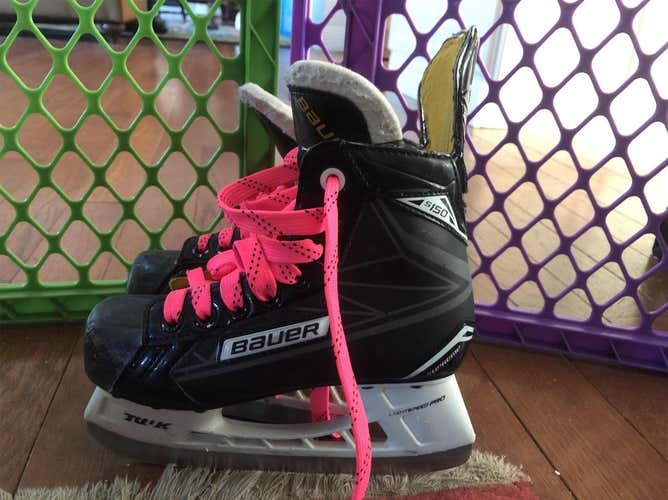 Used Bauer s150 Regular Width Size 1 Hockey Skates