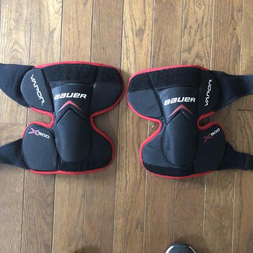 New Bauer Vapor X900 Knee Guards Junior