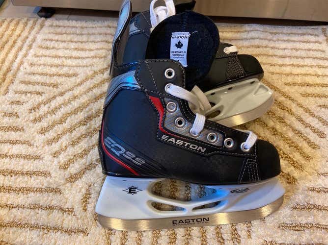 New Easton EQ9.9 Regular Width Size 1 Hockey Skates
