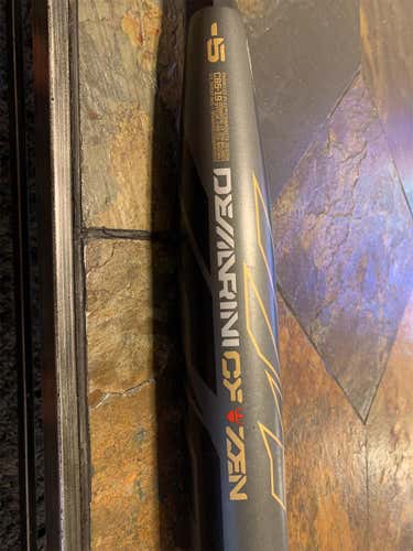 Used USSSA Demarini CF Zen (-5) 28 oz 33" Bat