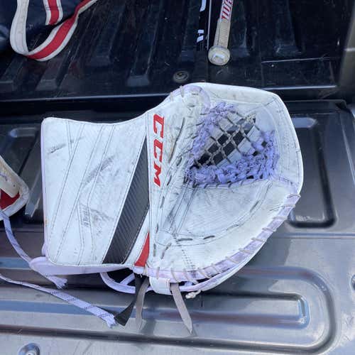 White CCM Extreme Flex III Pro Glove