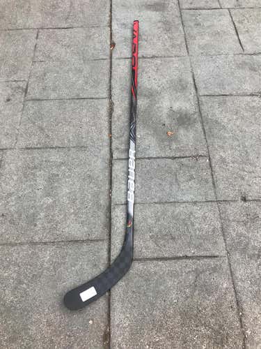 New Right Handed Bauer Vapor FlyLite  Hockey Stick 77 Flex P92