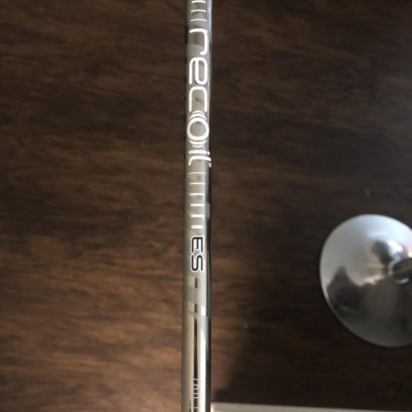 New Right Handed Z585 Stiff Flex Graphite Shaft Iron Set