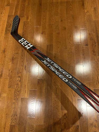 **LIKE NEW ** 2 PACK**CCM Right Handed 75 flex P28 JetSpeed FT2 Team Hockey Stick Pro Stock