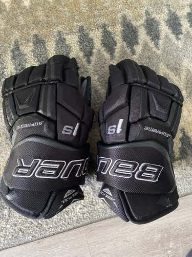 Black Used Senior Bauer Supreme 1S Gloves 15"