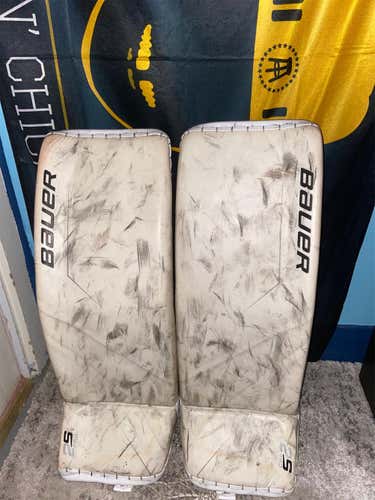 33" (Small) Bauer Supreme 2S Pro Goalie Leg Pads