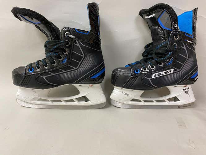 Junior Bauer Nexus N7000 Hockey Skates Size 2.5 EE