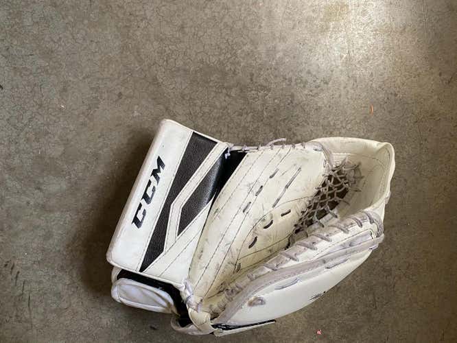 White Junior Used CCM Regular Extreme Flex II 760 Glove