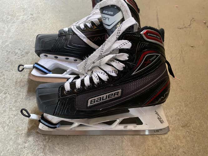 Senior Used Bauer Vapor x700 Goalie Skates Size 6EE