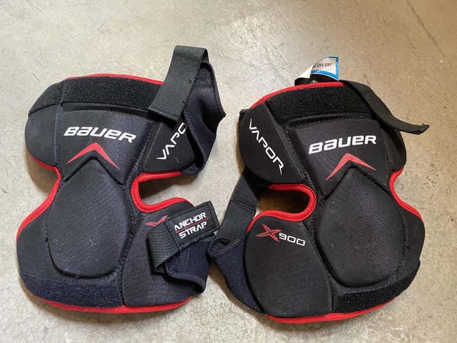 Used Bauer Vapor X900 Goalie Knee Pads Junior