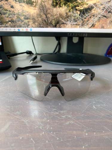*FLASH SALE* NEED GONE QUICK! Oakley Radar EV