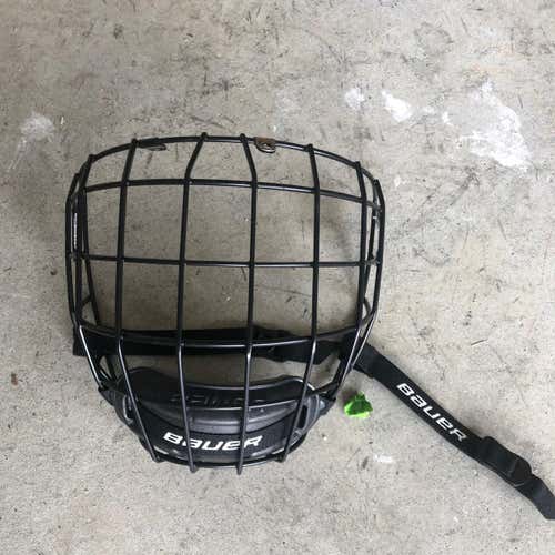 Used Medium Bauer Profile II Facemask Full Cage