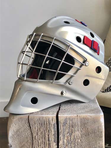 Pearl White Senior Bauer NME 7 Goalie Mask - Fit 2 Medium - SILVER RED BLUE colours
