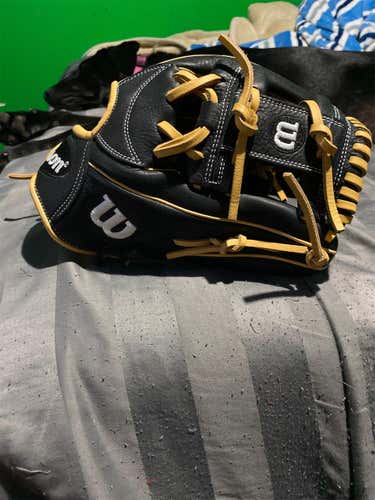 Black New Infield A1000 11.75" Baseball Glove