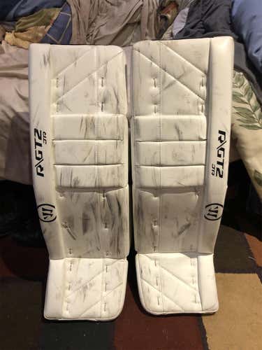 Used White And Black Junior Warrior Ritual GT2 Goalie Pads 28”+1