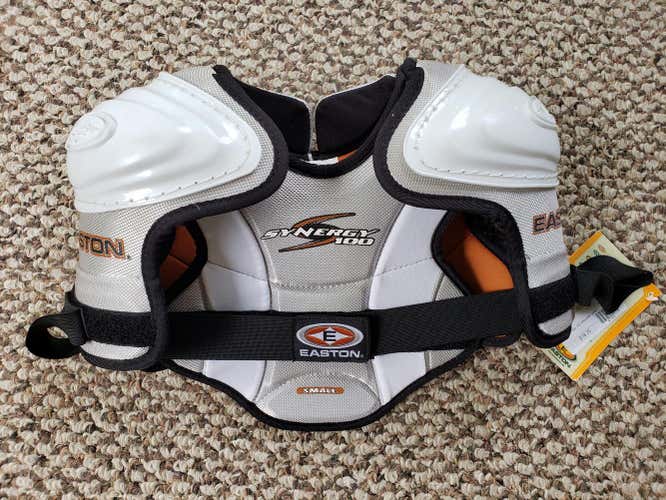 New Youth Small Easton Synergy 100 Shoulder Pads