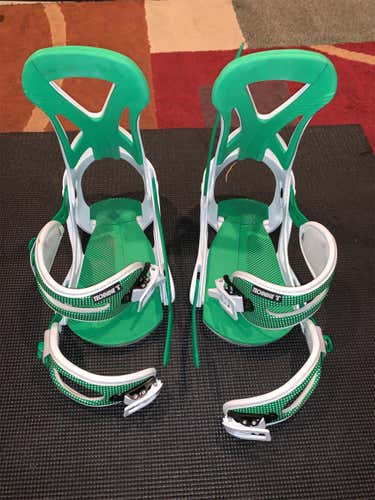 Unisex Medium Technine Snowboard Bindings