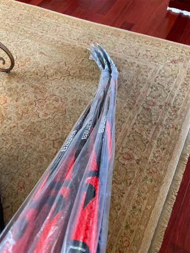 3 Brand New P92M Right handed Vapor FlyLite hockey sticks