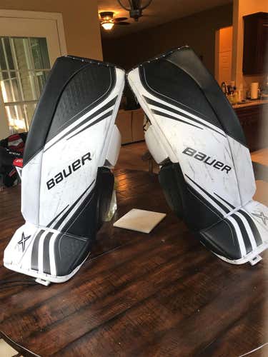 White Used 32" Bauer Vapor 2X Goalie Leg Pads