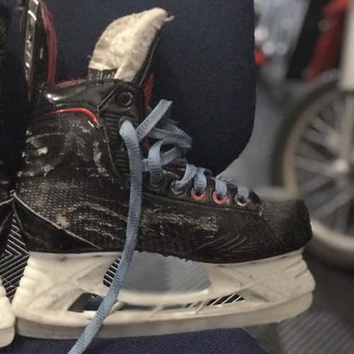Used Bauer Vapor X700 Regular Width Size 3 Hockey Skates