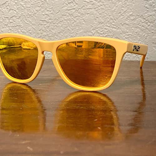 *NEW* Oakley Frogskins Sunglasses