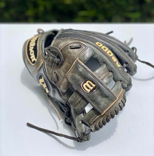Black Used Wilson Right Hand Throw Infield A2000 Baseball Glove 11.5"...just got it re-laced...