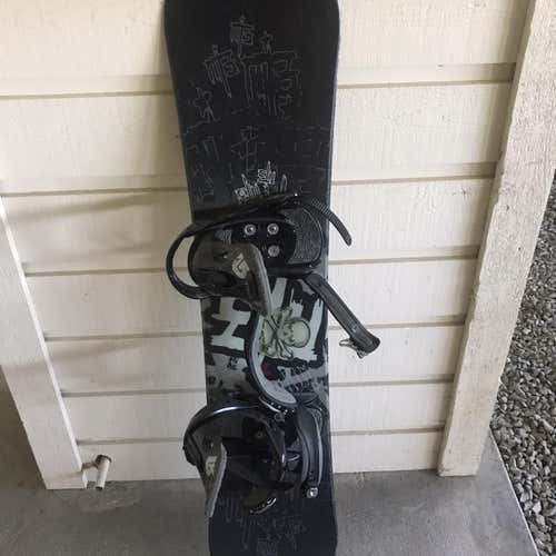 Boy’s M3 (Millennium Three) Discord With Burton Bindings True Twin Snowboard