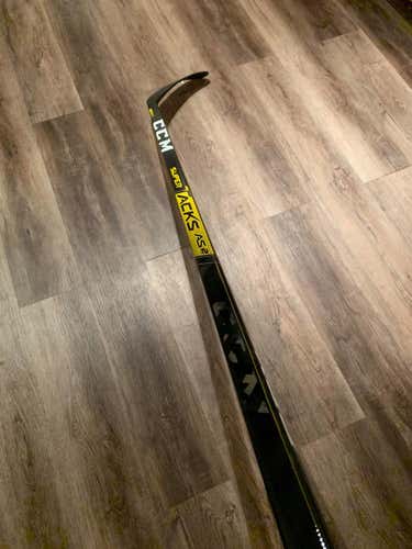 4 pack CCM SuperTack As2 Pro 75 Flex P28M LH