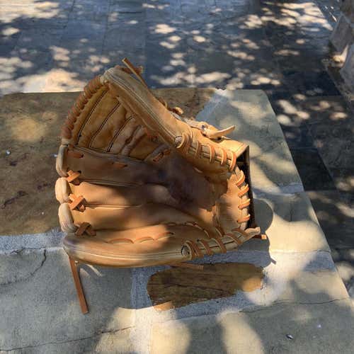 Brown Used Pitcher's A2K 11.75" Baseball Glove