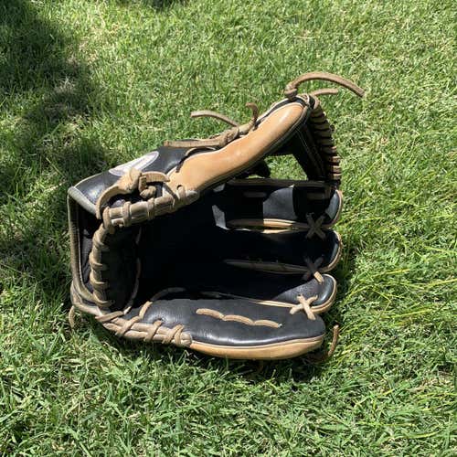 Used Infield A2000 1786 11.5" Baseball Glove