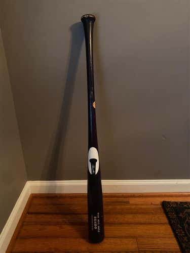 Used 2017 Wood (-3) 30 oz 33" Bat