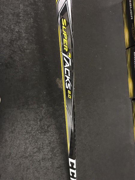 New CCM Super Tacks 2.0 Left Senior Pro Stock P28 100flex Texeria