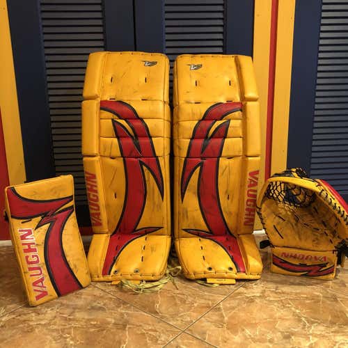 Used 34+2 Regular Velocity V7 XF Pro Carbon Goalie Full Set