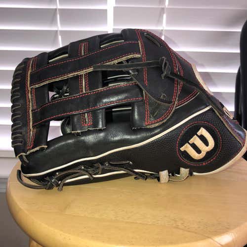Wilson A2000 12.75"  Outfield Baseball Glove