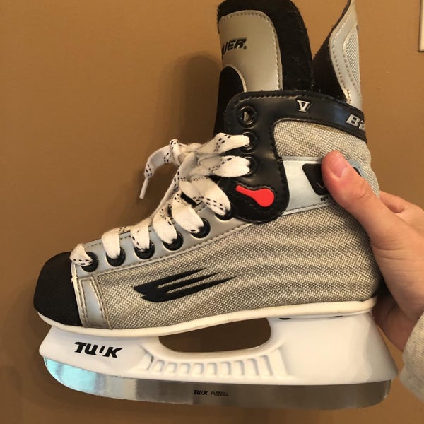 Used Bauer Vapor SFL Size 2 Hockey Skates