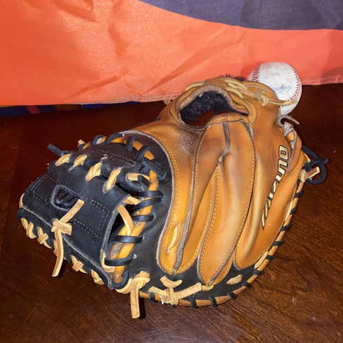 32.5 Mizuno Catchers mitt