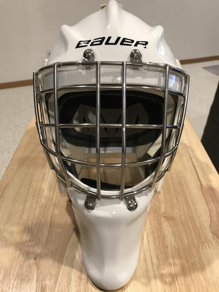Brand New Senior New Bauer 960XPM Goalie Mask Size M/L (7 1/8 - 7 5/8)