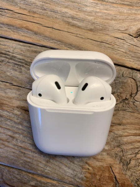 Apple Airpods 2nd Generation with Charging Case--Used