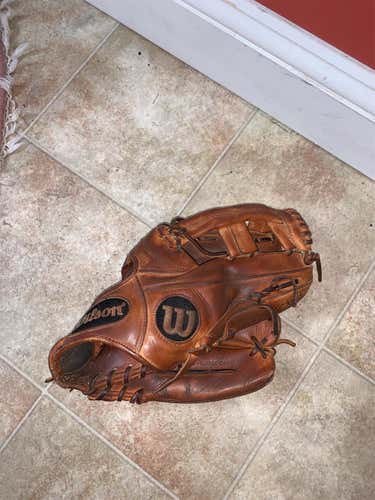 Wilson A2000 11.75" Baseball Glove (NO TRADES)
